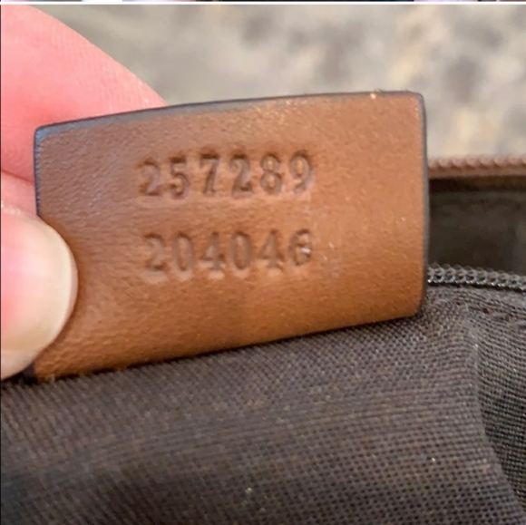 RARE Authentic Gucci Shoulder Bag in Cream - Picture 2 of 9